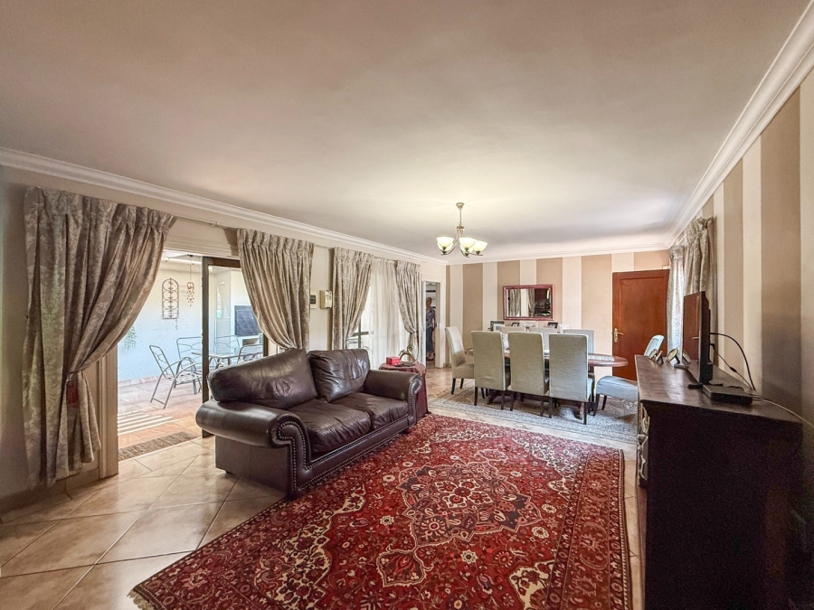 To Let 3 Bedroom Property for Rent in Melodie North West